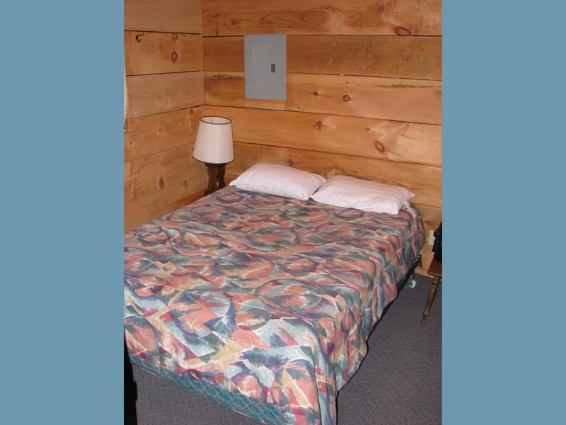 Bedroom - Lakeview Cabin